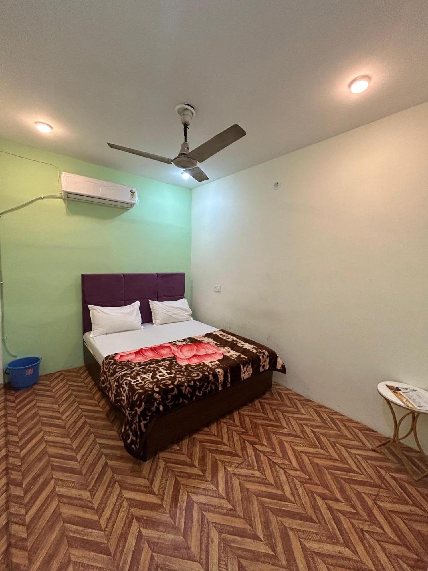 Praneeta P. Guest House Varanasi Exterior photo