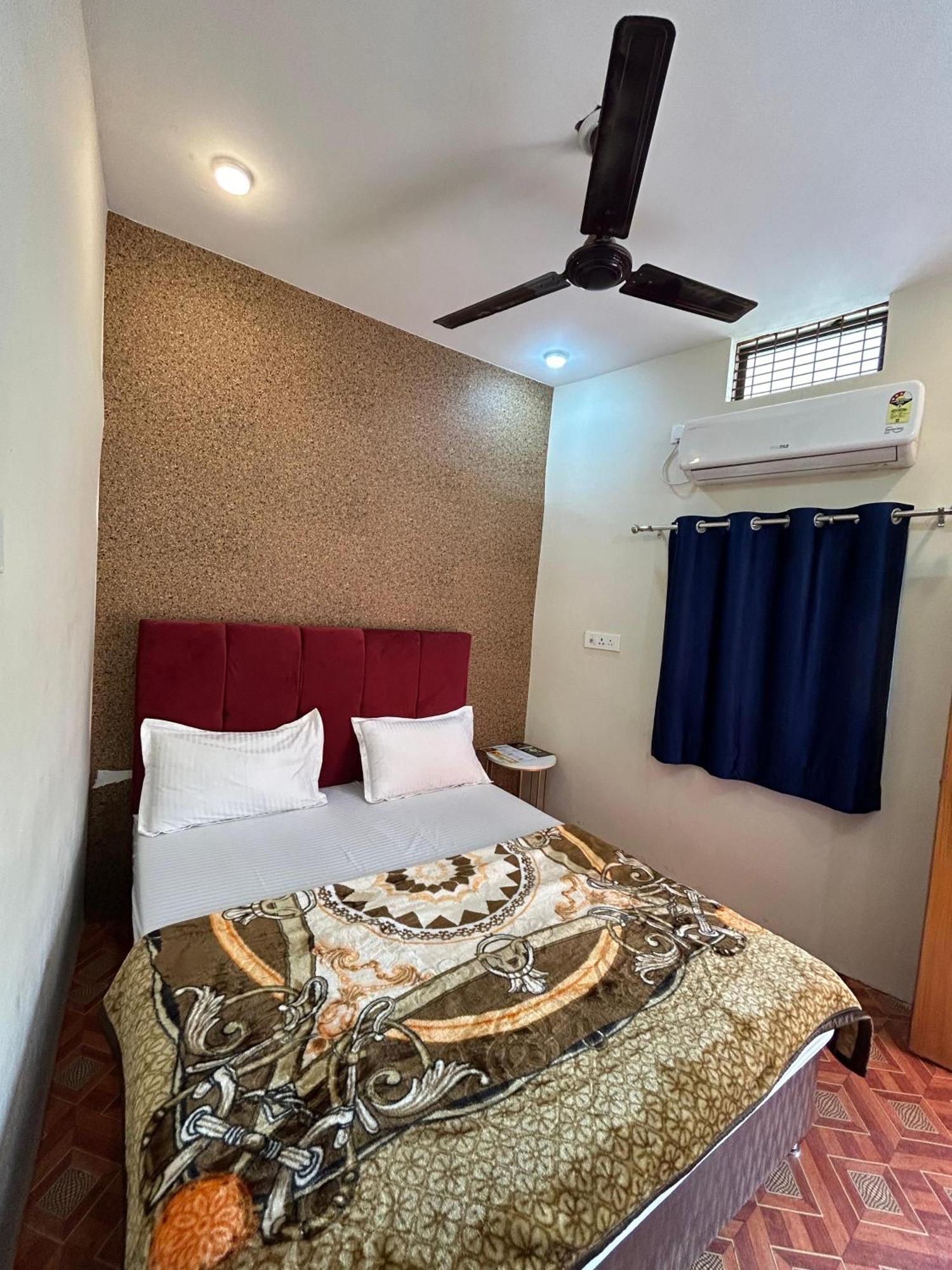 Praneeta P. Guest House Varanasi Exterior photo