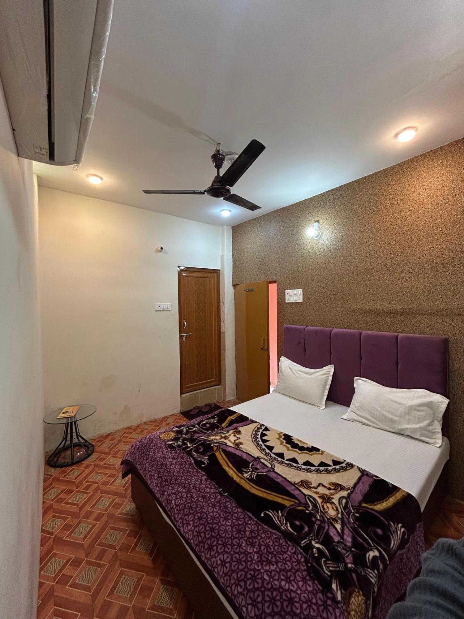 Praneeta P. Guest House Varanasi Exterior photo