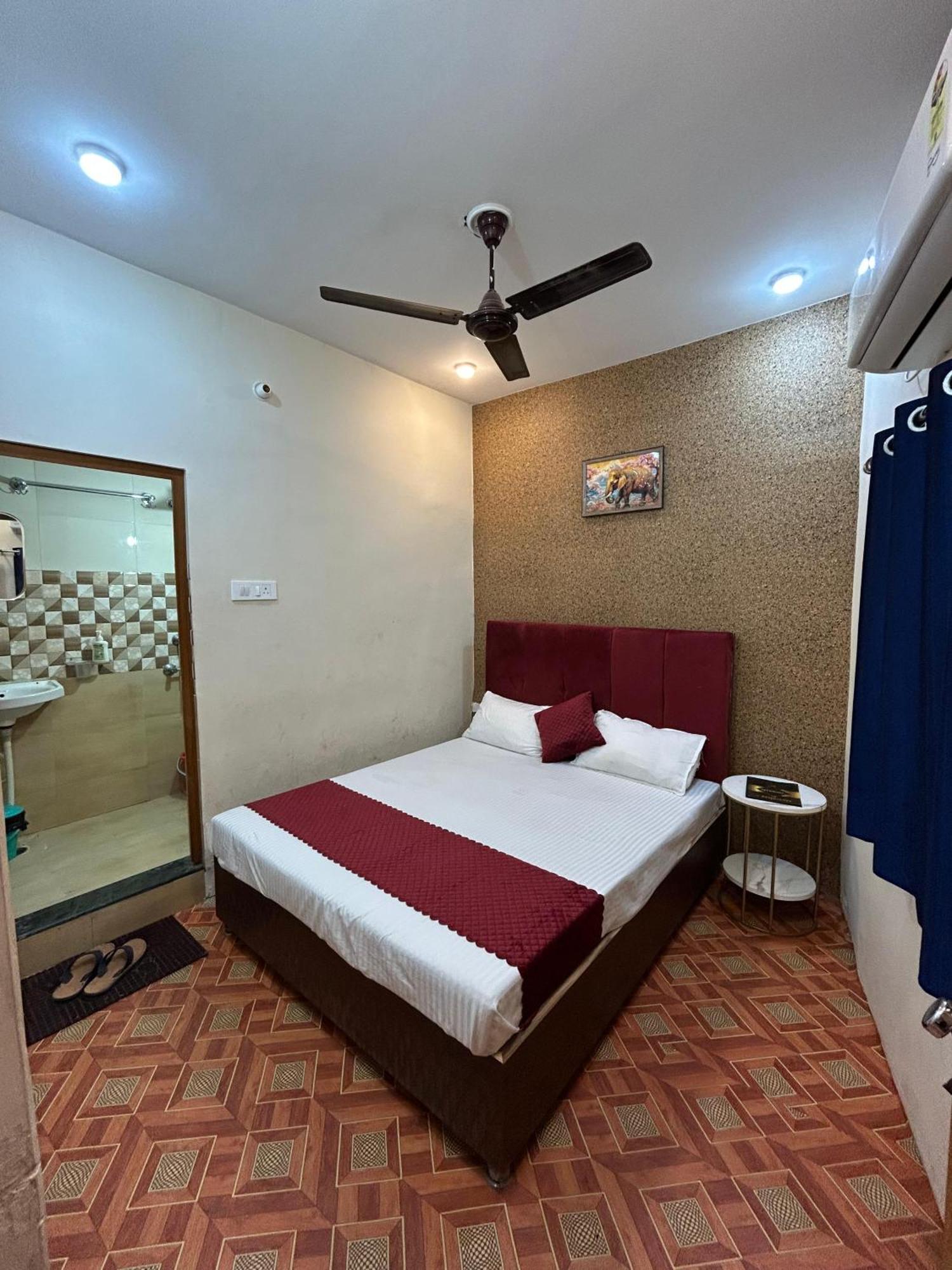 Praneeta P. Guest House Varanasi Exterior photo