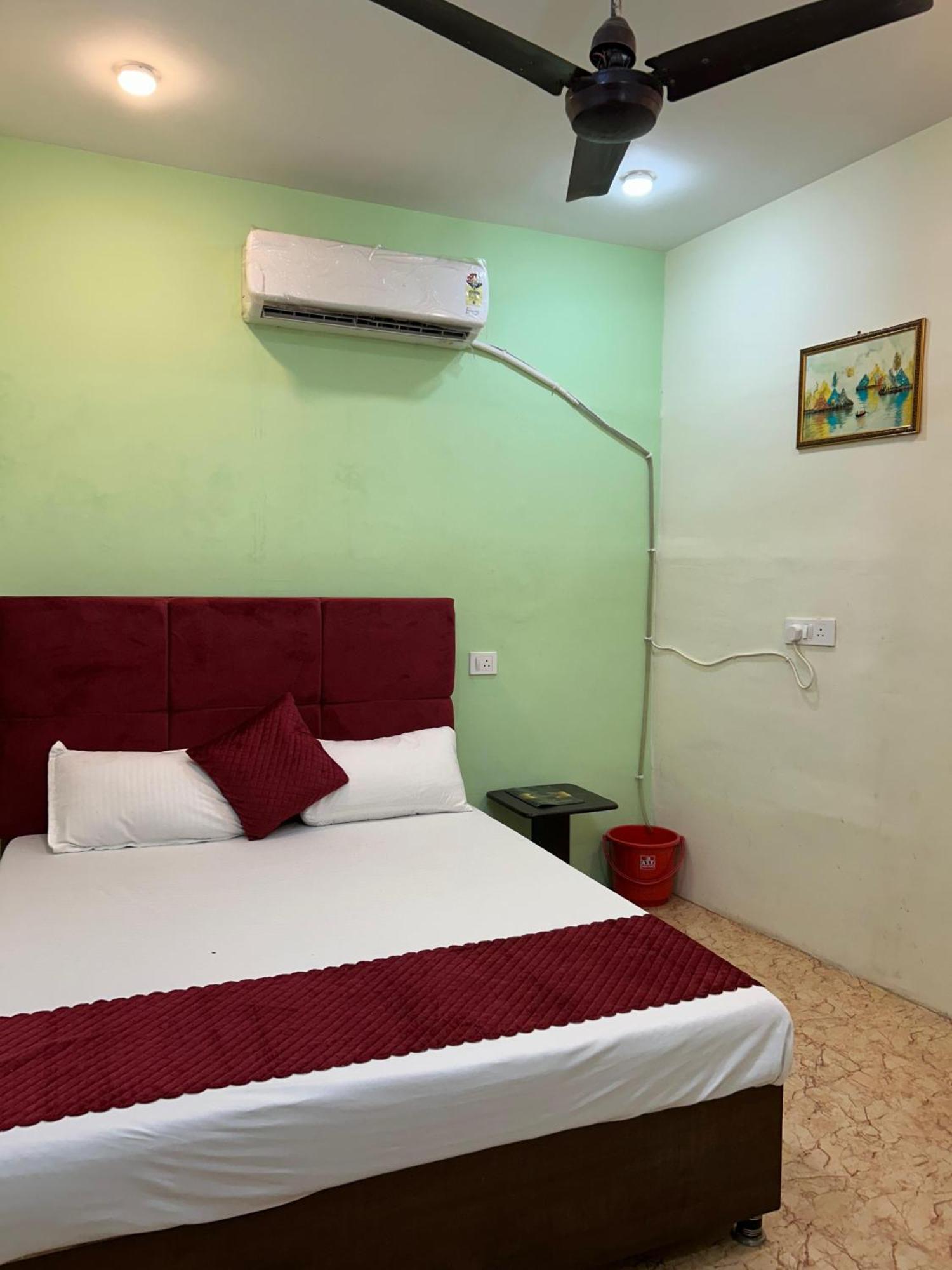 Praneeta P. Guest House Varanasi Exterior photo