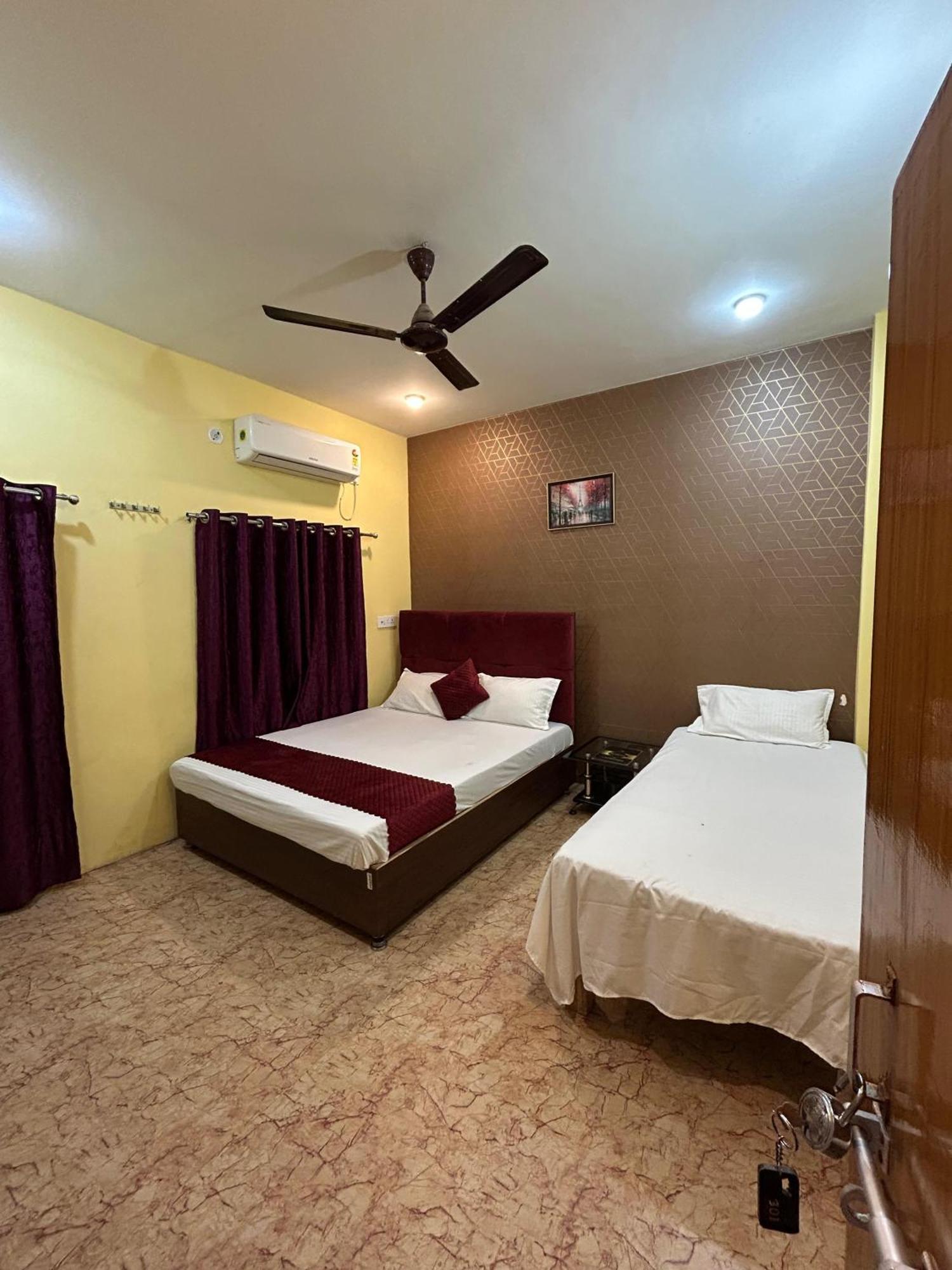 Praneeta P. Guest House Varanasi Exterior photo