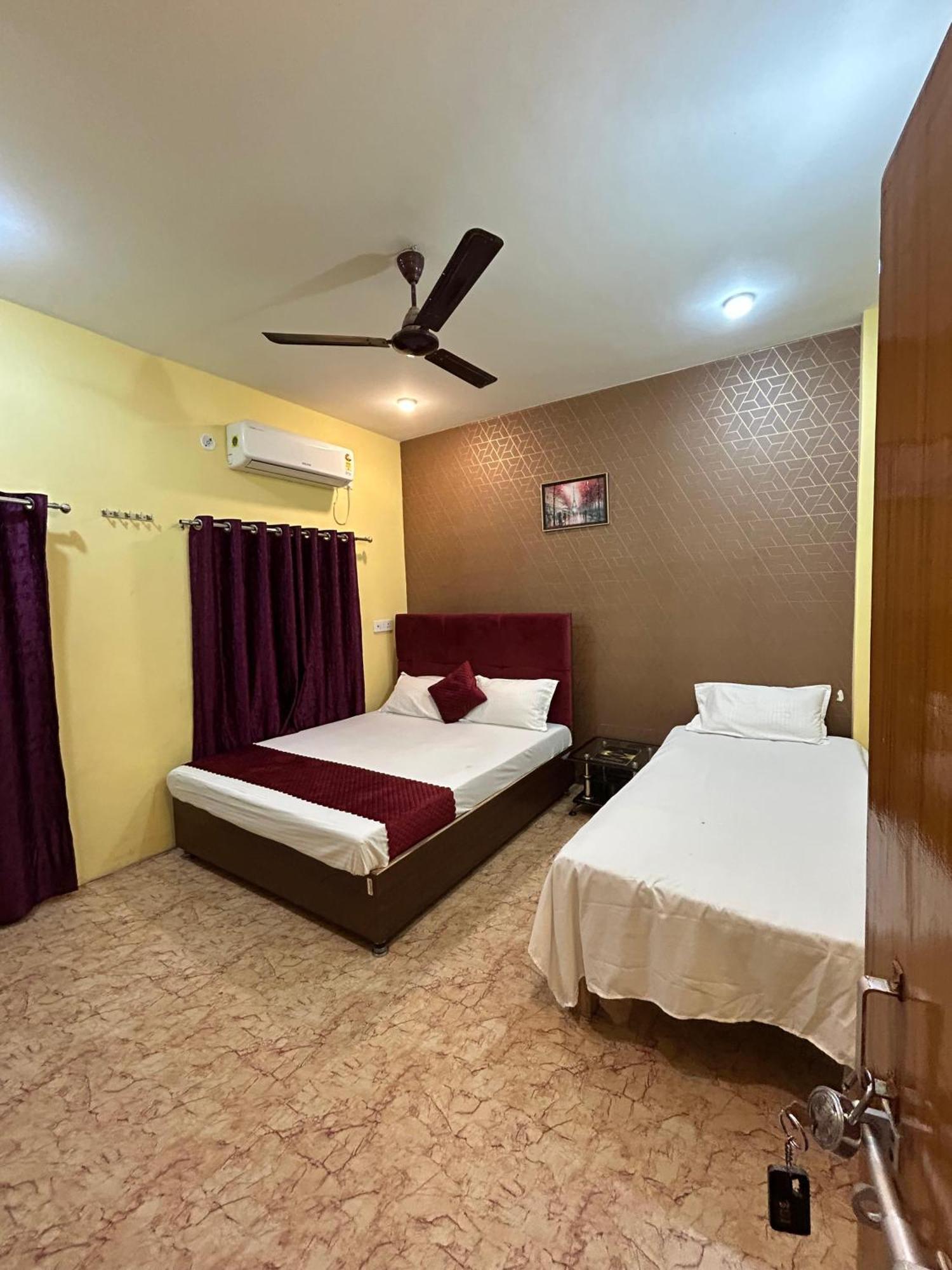 Praneeta P. Guest House Varanasi Exterior photo